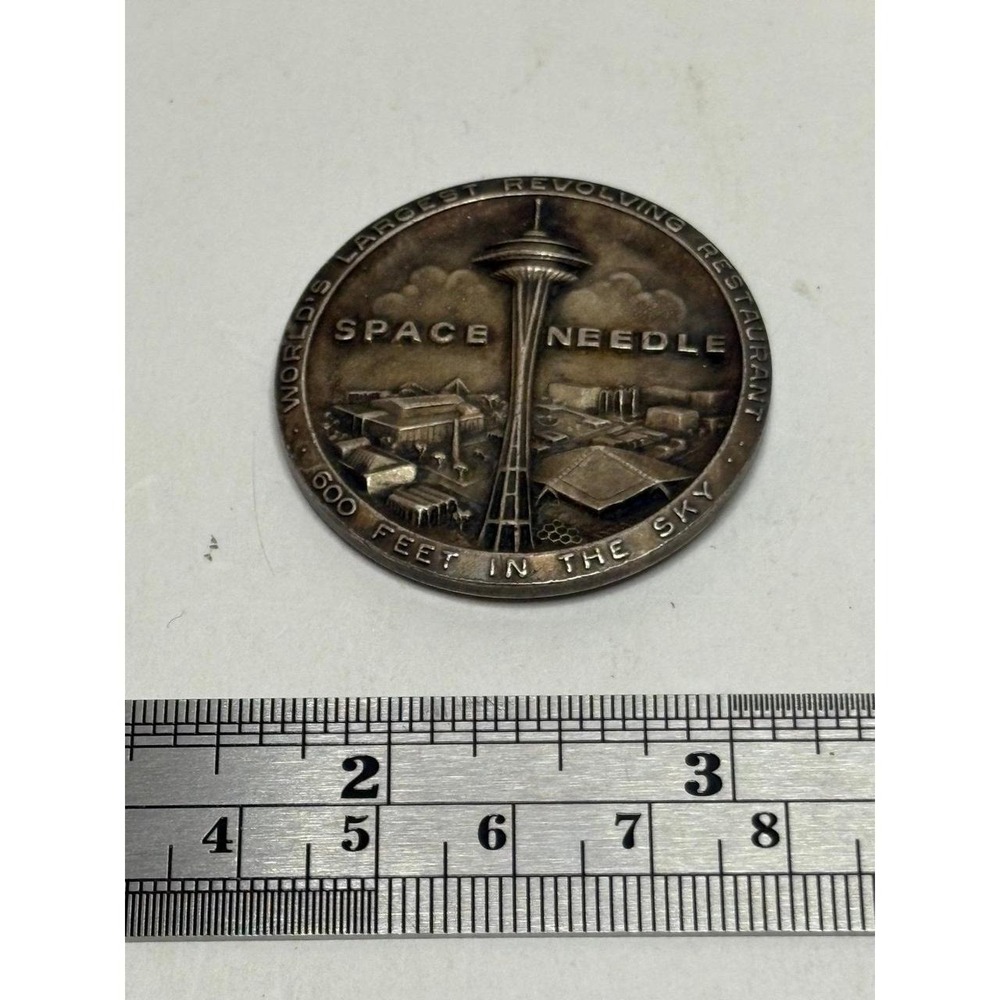 Vintage 1962 Seattle Worlds Fair Official Medal Century 21 Space Needle Souvenir
